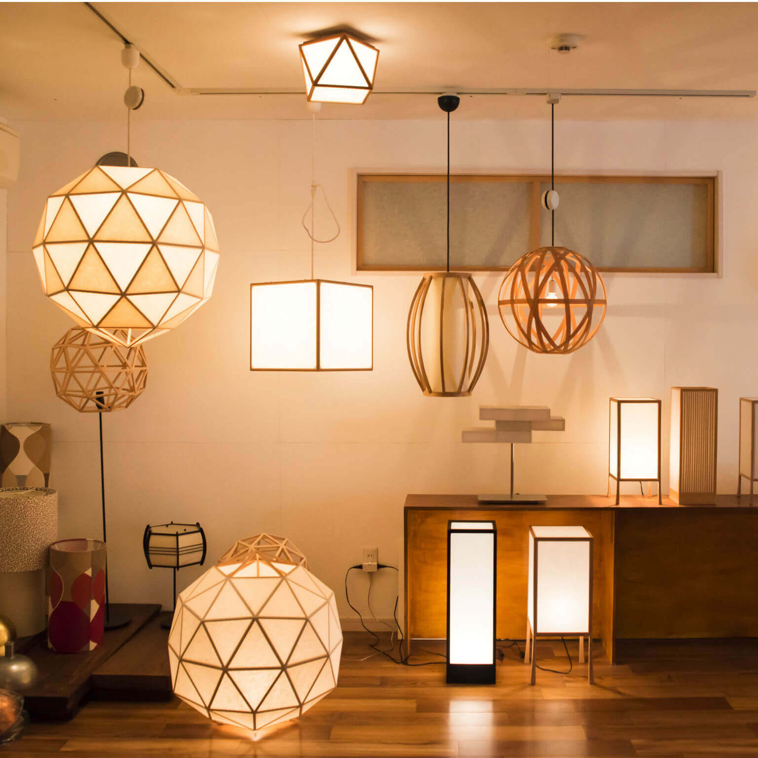 Begå underslæb Styre ubrugt Miyako Andon - Handmade Japanese Lamps - PEOPLE MAKE PLACES